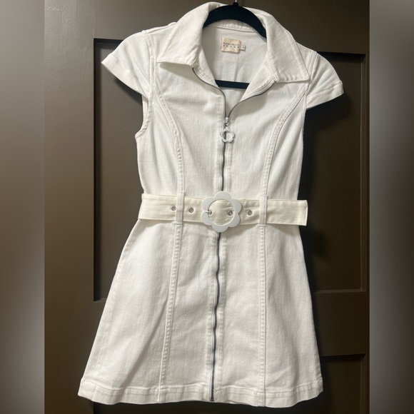 Alice + Olivia White Denim Dress - Picture 2 of 5
